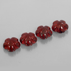 カラットの天然ディープレッドアルマンディンガーネット（7.1×7 mm・透明）