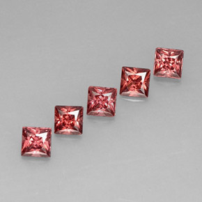 カラットの天然レッドアルマンディンガーネット（4×4 mm・四角）