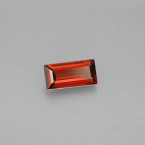 0.91カラットの天然レッドアルマンディンガーネット（7.9×3.9 mm・バゲット）