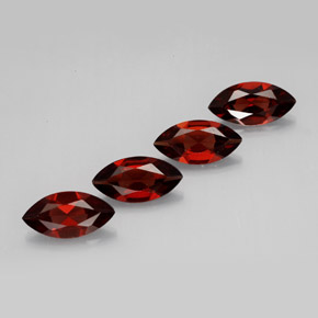 カラットの天然レッドアルマンディンガーネット（10×5.1 mm・マーキス）