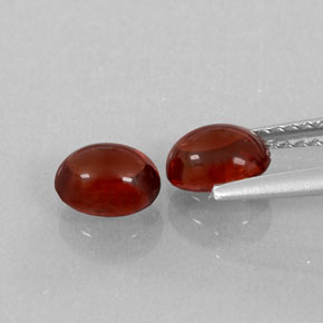 カラットの天然ディープレッドアルマンディンガーネット（6.3×4.7 mm・透明）