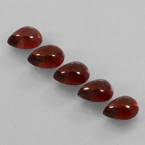 カラットの天然ディープレッドアルマンディンガーネット（6.8×4.9 mm・透明）