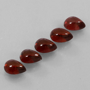 カラットの天然ディープレッドアルマンディンガーネット（6.8×4.9 mm・透明）