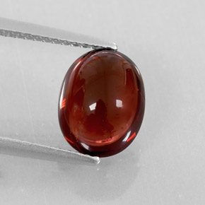 3.38カラットの天然ディープレッドアルマンディンガーネット（9.9×7.7 mm・透明）