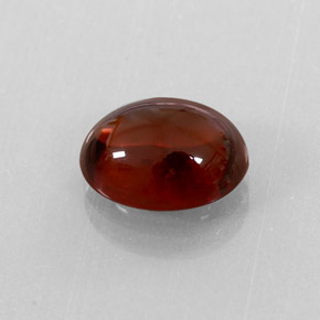 3.38カラットの天然ディープレッドアルマンディンガーネット（9.9×7.7 mm・透明）