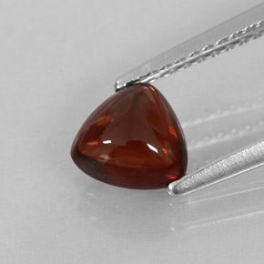 1.17カラットの天然ディープレッドアルマンディンガーネット（6.3×6.2 mm・透明）