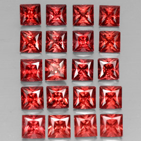 カラットの天然レッドアルマンディンガーネット（3.9×3.9 mm・四角）