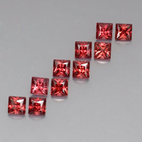 カラットの天然レッドアルマンディンガーネット（4×4 mm・四角）