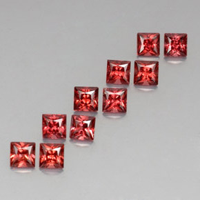 カラットの天然レッドアルマンディンガーネット（4×4 mm・四角）