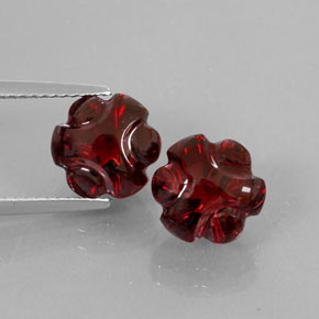 カラットの天然ディープレッドアルマンディンガーネット（9×8.6 mm・透明）