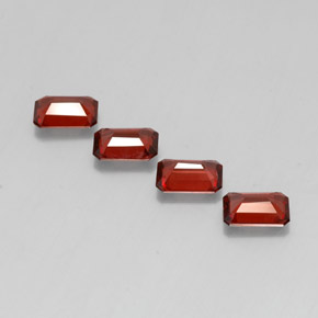 自然派の商品を探す ct ディープレッド アルマンディンガーネット 宝石, エメラルドカット, マダガスカル からGemSelectで. 在庫あり、世界各国へ発送!