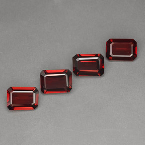 自然派の商品を探す ct ディープレッド アルマンディンガーネット 宝石, エメラルドカット, マダガスカル からGemSelectで. 在庫あり、世界各国へ発送!