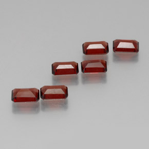 自然派の商品を探す ct レッド アルマンディンガーネット 宝石, エメラルドカット, マダガスカル からGemSelectで. 在庫あり、世界各国へ発送!