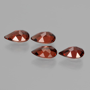 カラットの天然レッドアルマンディンガーネット（7.7×4.8 mm・洋梨の形）