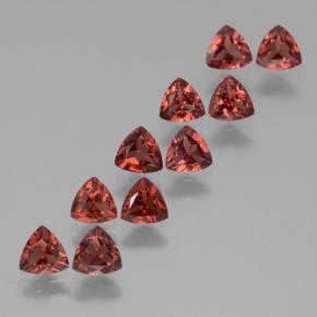 2.83カラットの天然レッドアルマンディンガーネット（4.1×4.1 mm・トリリアント）