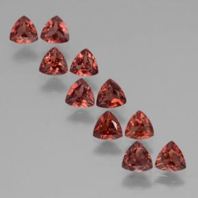 2.83カラットの天然レッドアルマンディンガーネット（4.1×4.1 mm・トリリアント）