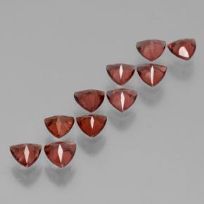 2.83カラットの天然レッドアルマンディンガーネット（4.1×4.1 mm・トリリアント）