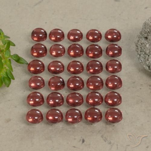 Shop natural 5.08ct ディープレッド アルマンディンガーネット gems, ラウンド, from マダガスカル at GemSelect. In stock, global shipping!
