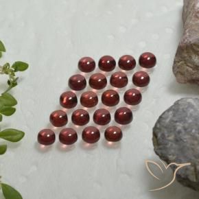 Shop natural 4.00ct 濃いレッドワイン アルマンディンガーネット gems, ラウンド, from マダガスカル at GemSelect. In stock, global shipping!