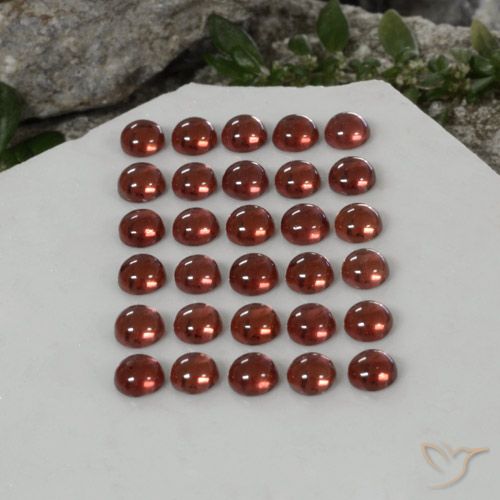 Shop natural 5.04ct 濃いクリムゾンレッド アルマンディンガーネット gems, ラウンド, from マダガスカル at GemSelect. In stock, global shipping!