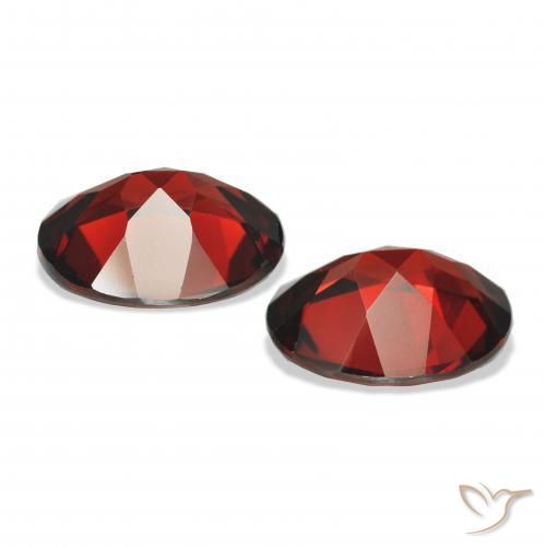 Shop natural 7.82ct ダークレッド アルマンディンガーネット gems, 楕円形, from モザンビーグ at GemSelect. In stock, global shipping!