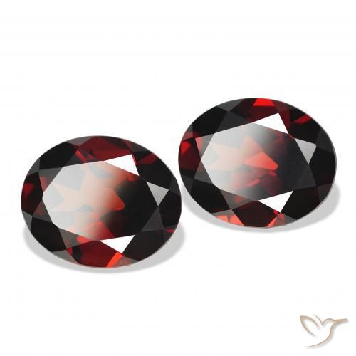 Shop natural 7.55ct ダークレッド アルマンディンガーネット gems, 楕円形, from モザンビーグ at GemSelect. In stock, global shipping!