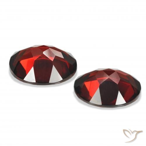 Shop natural 8.16ct ダークレッド アルマンディンガーネット gems, 楕円形, from モザンビーグ at GemSelect. In stock, global shipping!