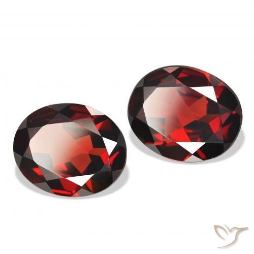 Shop natural 7.00ct ディープレッド アルマンディンガーネット gems, 楕円形, from モザンビーグ at GemSelect. In stock, global shipping!