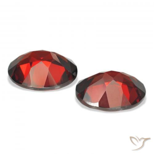 Shop natural 7.87ct ダークレッド アルマンディンガーネット gems, 楕円形, from モザンビーグ at GemSelect. In stock, global shipping!