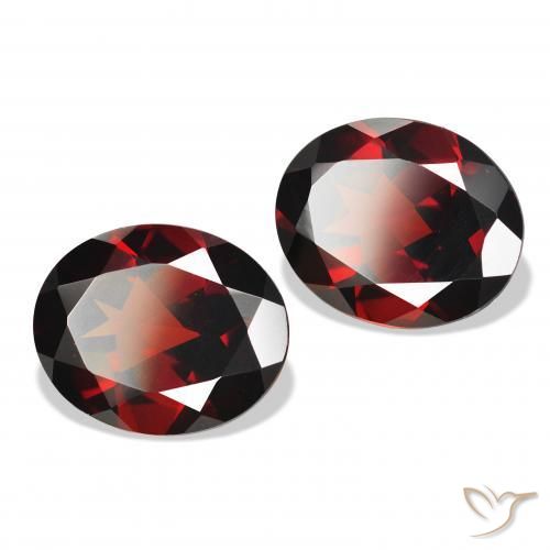 Shop natural 7.73ct ディープレッド アルマンディンガーネット gems, 楕円形, from モザンビーグ at GemSelect. In stock, global shipping!