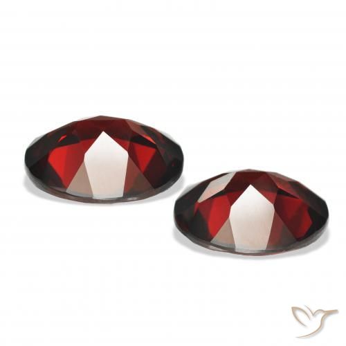 Shop natural 7.73ct ディープレッド アルマンディンガーネット gems, 楕円形, from モザンビーグ at GemSelect. In stock, global shipping!