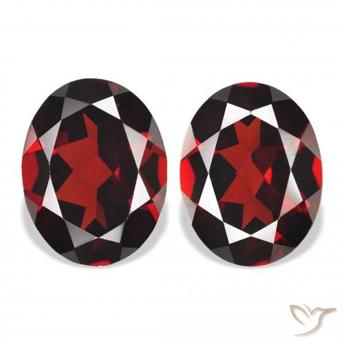 Shop natural 4.26ct ディープレッド アルマンディンガーネット gems, 楕円形, from モザンビーグ at GemSelect. In stock, global shipping!