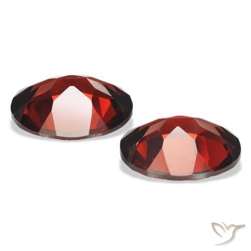 Shop natural 3.95ct ディープレッド アルマンディンガーネット gems, 楕円形, from モザンビーグ at GemSelect. In stock, global shipping!