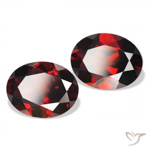 Shop natural 4.72ct ディープレッド アルマンディンガーネット gems, 楕円形, from モザンビーグ at GemSelect. In stock, global shipping!