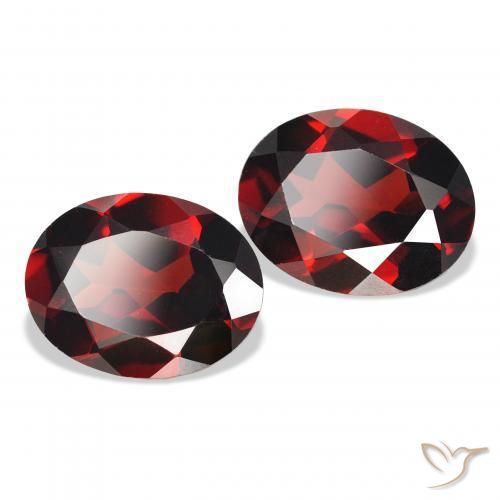Shop natural 4.43ct ディープレッド アルマンディンガーネット gems, 楕円形, from モザンビーグ at GemSelect. In stock, global shipping!