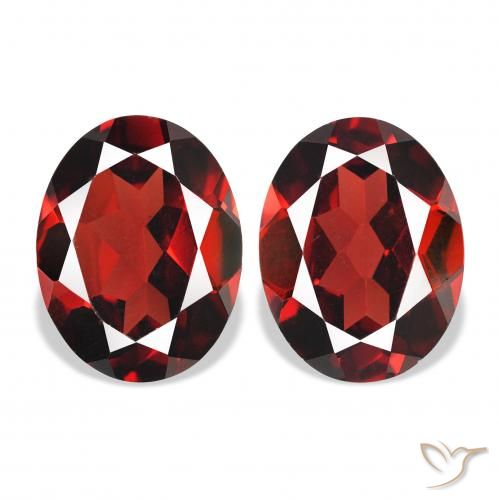 Shop natural 4.09ct ダークレッド アルマンディンガーネット gems, 楕円形, from モザンビーグ at GemSelect. In stock, global shipping!