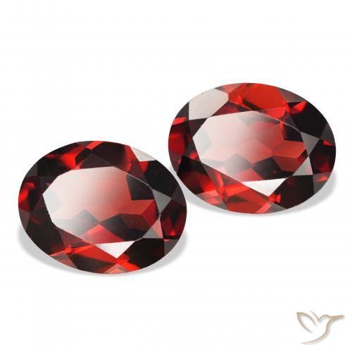 Shop natural 4.09ct ダークレッド アルマンディンガーネット gems, 楕円形, from モザンビーグ at GemSelect. In stock, global shipping!