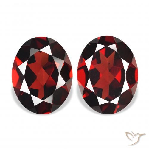 Shop natural 3.88ct ダークレッド アルマンディンガーネット gems, 楕円形, from モザンビーグ at GemSelect. In stock, global shipping!