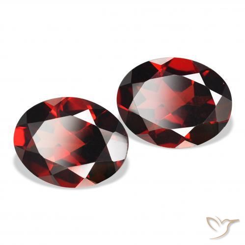 Shop natural 3.88ct ダークレッド アルマンディンガーネット gems, 楕円形, from モザンビーグ at GemSelect. In stock, global shipping!