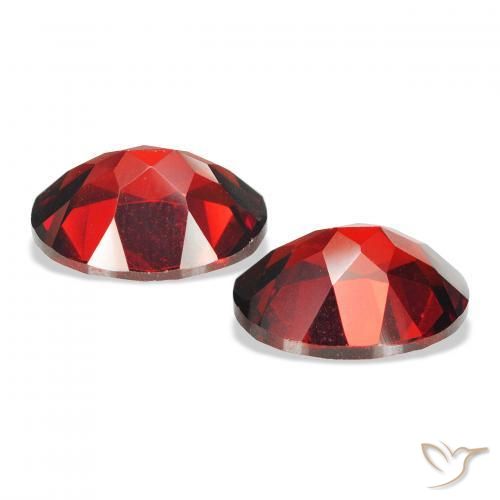 Shop natural 4.67ct ディープレッド アルマンディンガーネット gems, 楕円形, from モザンビーグ at GemSelect. In stock, global shipping!