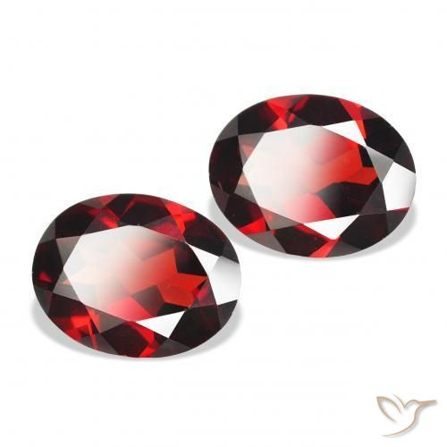 Shop natural 3.91ct ディープレッド アルマンディンガーネット gems, 楕円形, from モザンビーグ at GemSelect. In stock, global shipping!