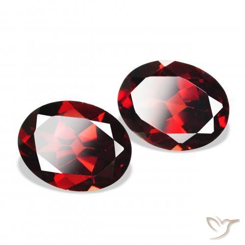 Shop natural 4.33ct ダークレッド アルマンディンガーネット gems, 楕円形, from モザンビーグ at GemSelect. In stock, global shipping!