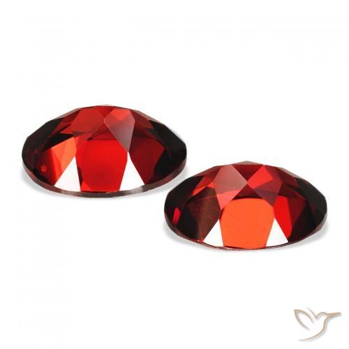 Shop natural 4.33ct ダークレッド アルマンディンガーネット gems, 楕円形, from モザンビーグ at GemSelect. In stock, global shipping!