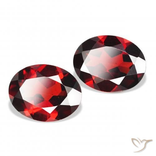 Shop natural 4.46ct ダークレッド アルマンディンガーネット gems, 楕円形, from モザンビーグ at GemSelect. In stock, global shipping!