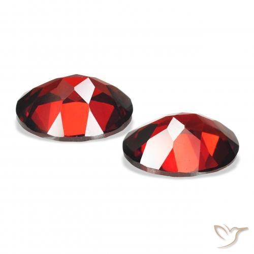 Shop natural 4.27ct ディープレッド アルマンディンガーネット gems, 楕円形, from モザンビーグ at GemSelect. In stock, global shipping!