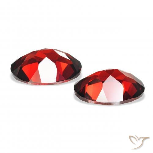 Shop natural 4.19ct ダークレッド アルマンディンガーネット gems, 楕円形, from モザンビーグ at GemSelect. In stock, global shipping!