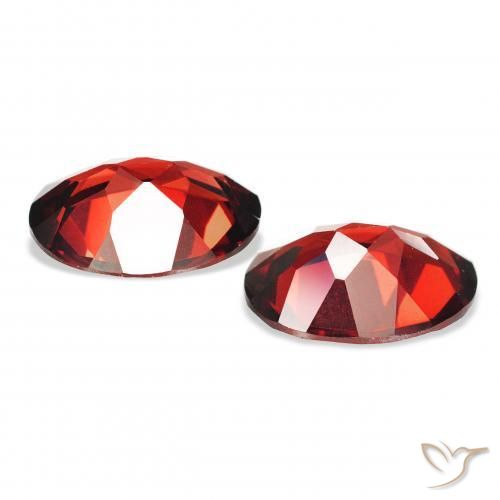 Shop natural 3.85ct 濃いブラッドレッド アルマンディンガーネット gems, 楕円形, from モザンビーグ at GemSelect. In stock, global shipping!