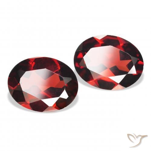 Shop natural 3.95ct ディープレッド アルマンディンガーネット gems, 楕円形, from モザンビーグ at GemSelect. In stock, global shipping!