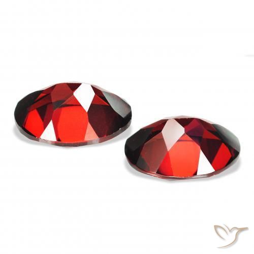 Shop natural 4.61ct ディープレッド アルマンディンガーネット gems, 楕円形, from モザンビーグ at GemSelect. In stock, global shipping!