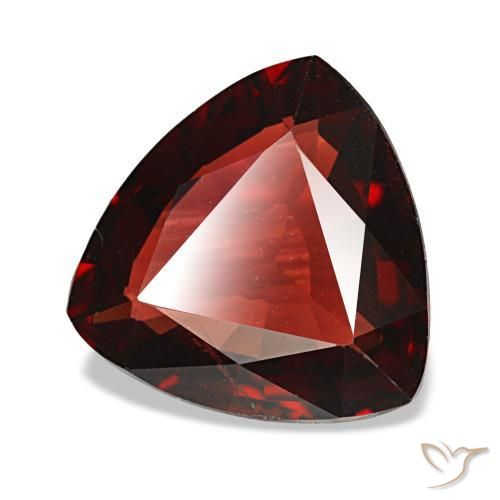 3.27カラットの天然ディープレッドアルマンディンガーネット（10.1×10 mm・トリリアント）